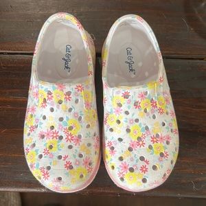 Cat & Jack floral croc style sneakers sz 6